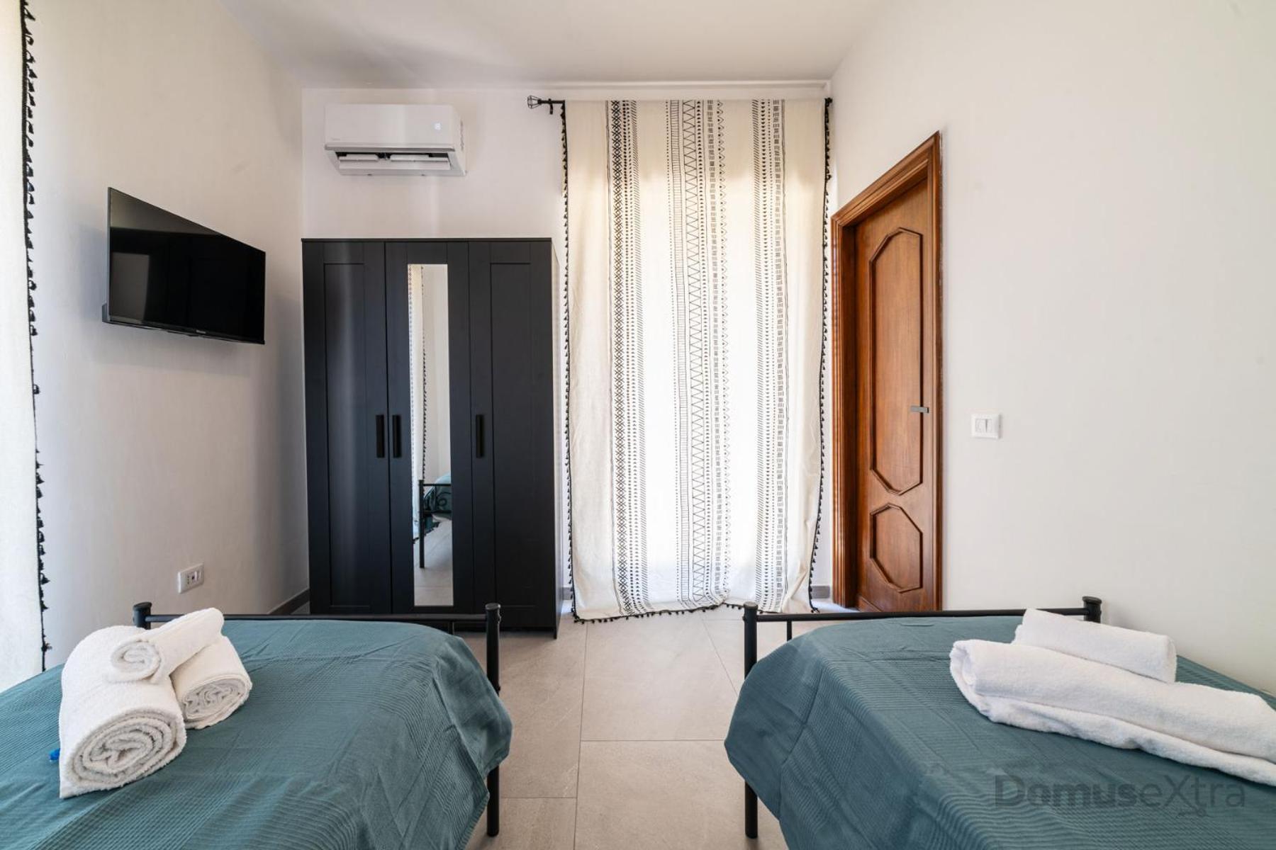 Clara Domus By Domusextra Apartment Наполи Екстериор снимка