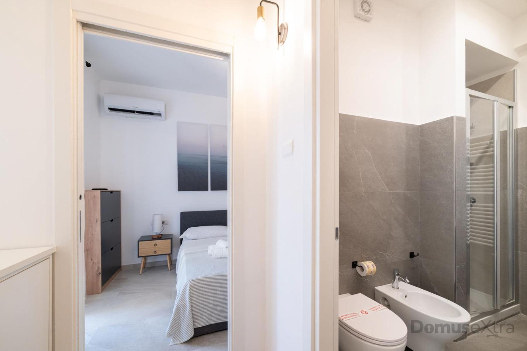 Clara Domus By Domusextra Apartment Наполи Екстериор снимка