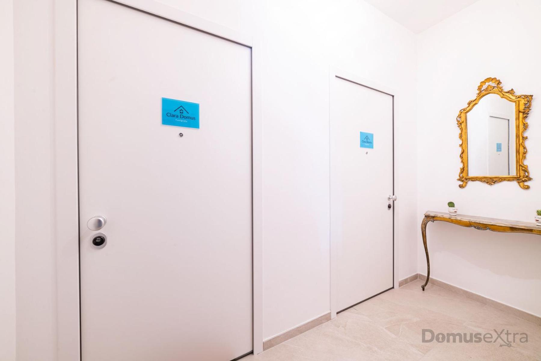 Clara Domus By Domusextra Apartment Наполи Екстериор снимка